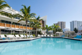 Отель The Gates Hotel South Beach - a Doubletree by Hilton  Майами Бич
